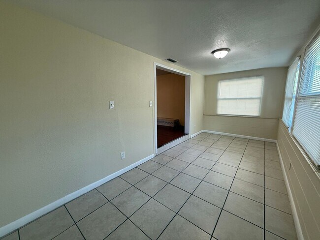 Building Photo - home for rent in South St. Pete