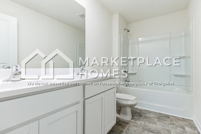 Building Photo - 1161 Ridge Parke