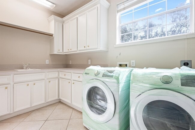 Building Photo - 3311 El Dorado Blvd