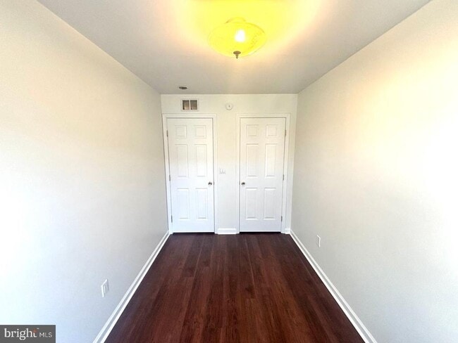 Building Photo - 3576 Edgemont St