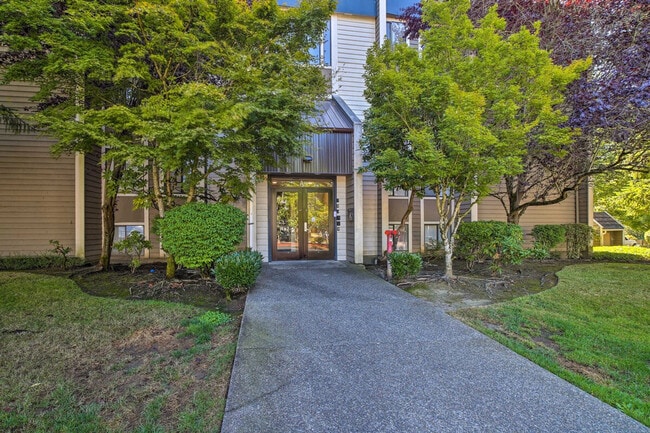 Building Photo - 611 SW 5th Ct