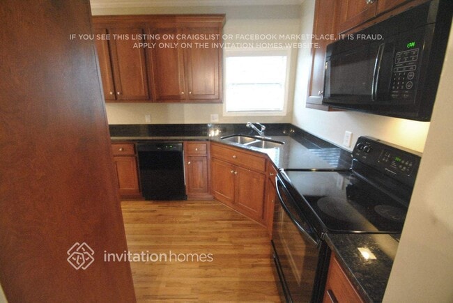 Building Photo - 649 Royal Crest Ct