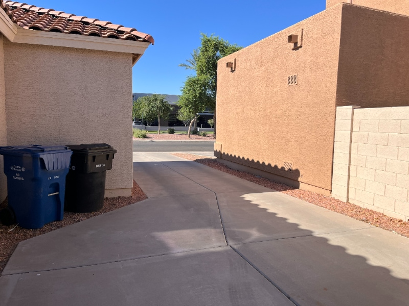 Building Photo - 2720 E Wildhorse Pl