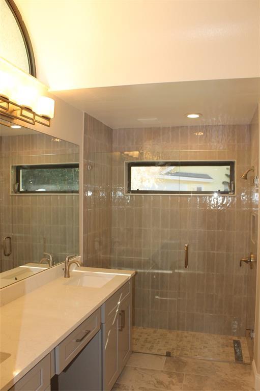 Building Photo - 668 Lamoka Ct
