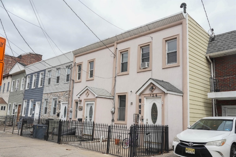 Building Photo - 134 Broadway