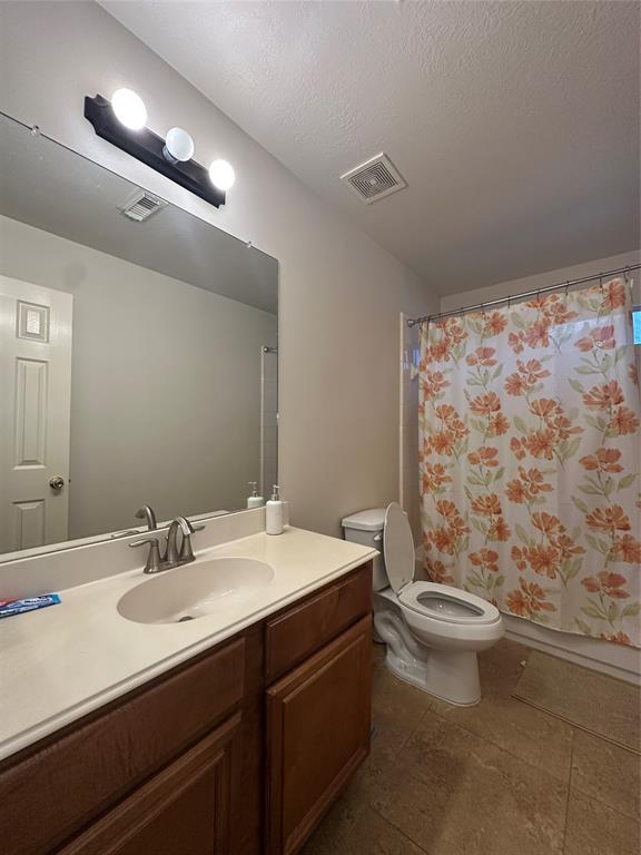 Building Photo - 17246 Cricketbriar Ct
