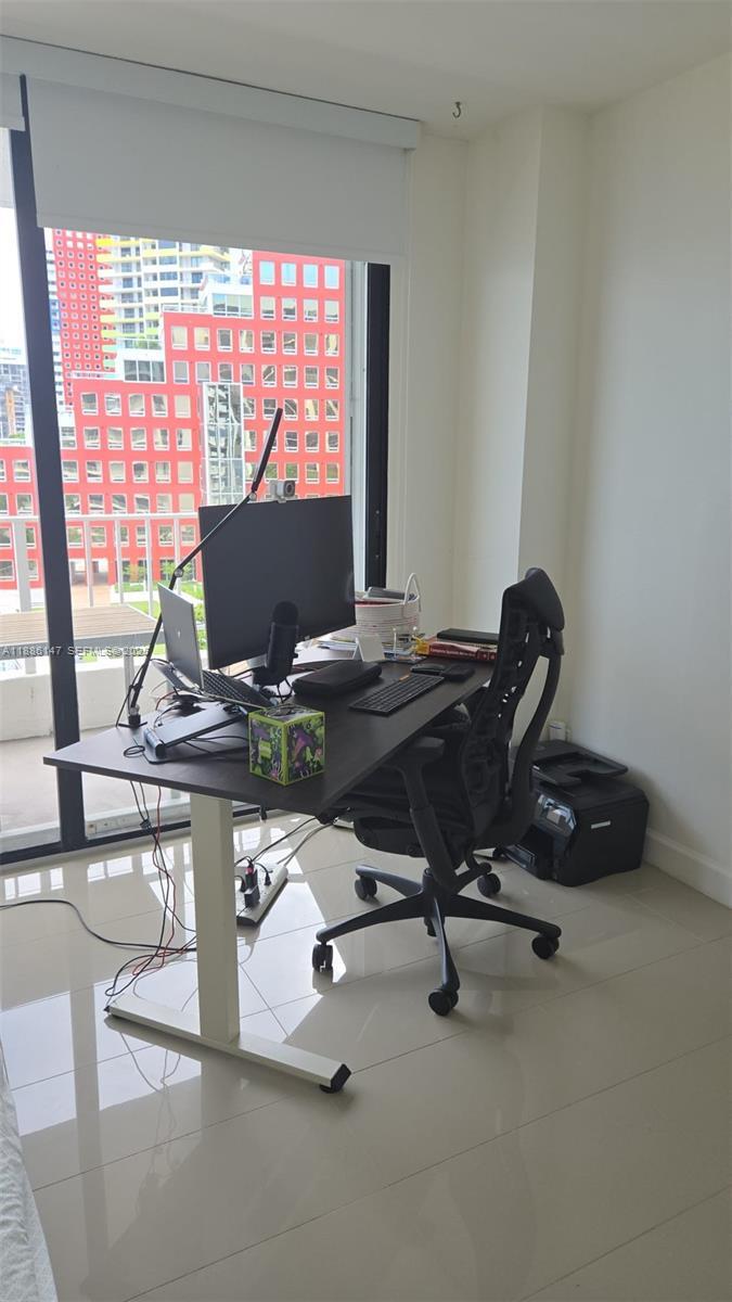 Building Photo - 200 SE 15th Rd