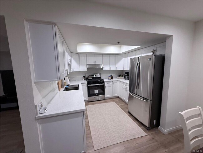 Building Photo - 116 W Maple St