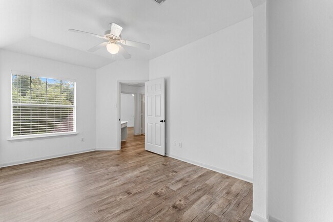 Building Photo - 31 W Greenhill Terrace Pl