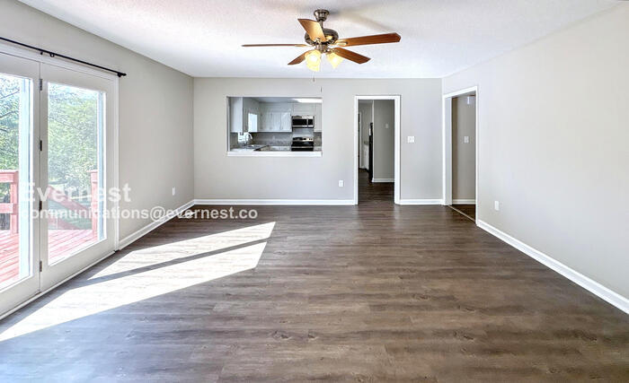 Building Photo - 2113 Stapp Dr NE