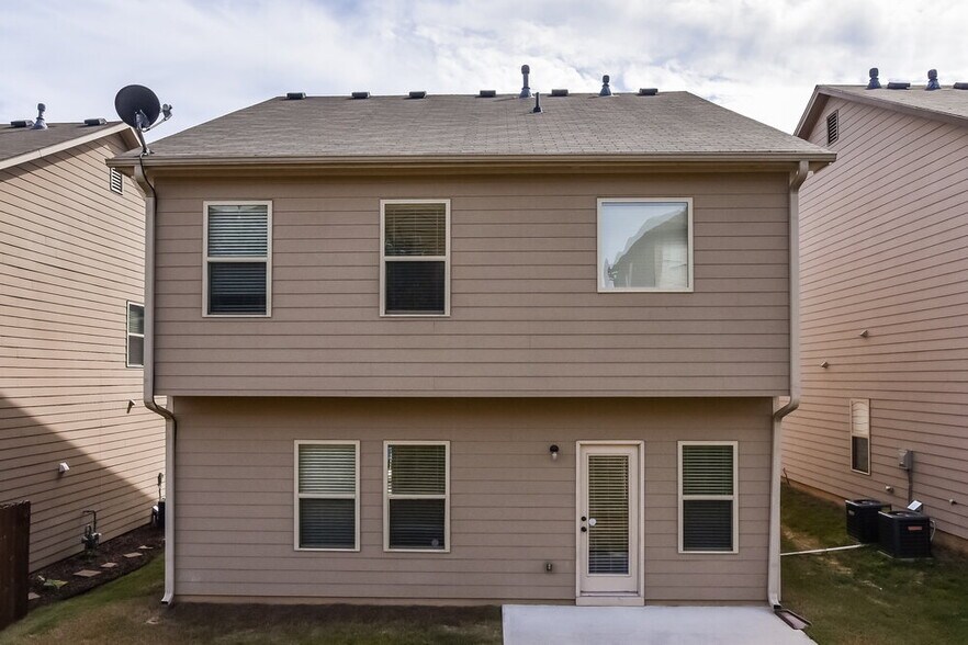 Building Photo - 2325 Morgan Farm Dr