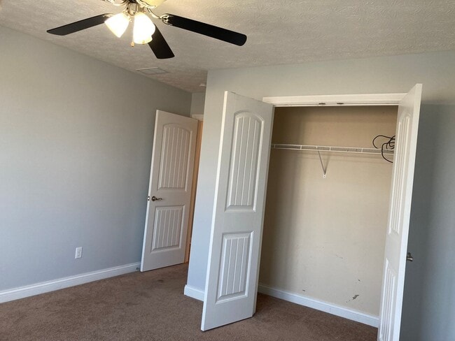 Building Photo - 141 Twin Lakes Dr