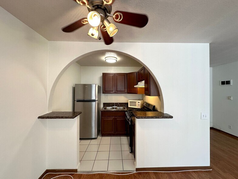 Building Photo - 12301-12307 Pacific Ave