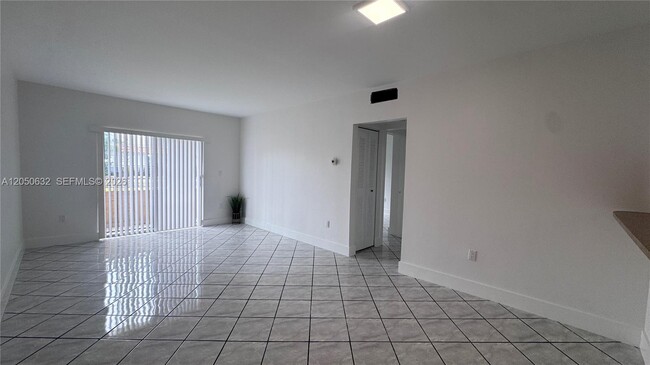 Building Photo - 6090 W Flagler St