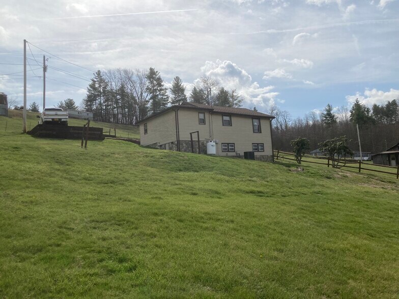 Back yard - 84 Chestnut Ln