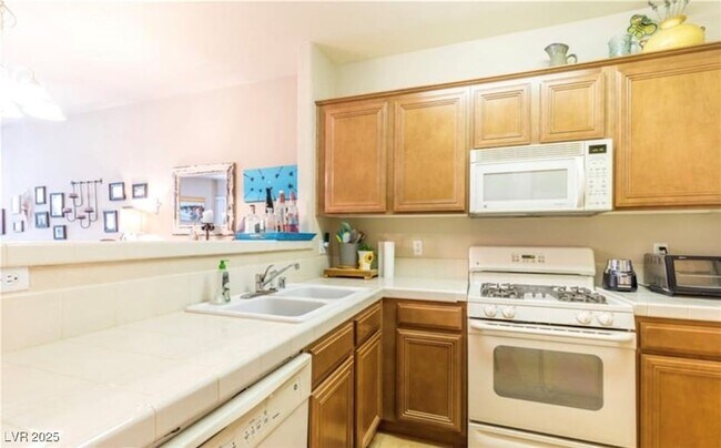 Building Photo - 7127 S Durango Dr