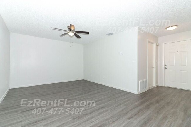 Building Photo - 5249 Champagne Cir