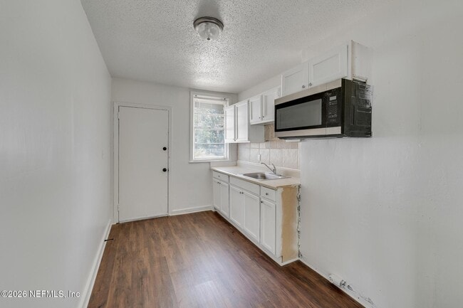 Building Photo - 3173 3rd St Cir S