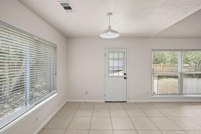 Building Photo - 3314 Foursome Ln