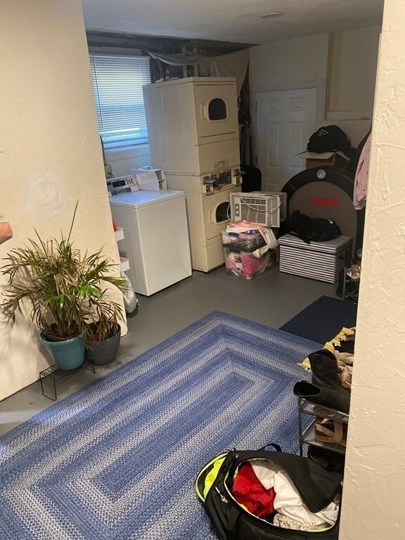 Building Photo - 163 College Ave