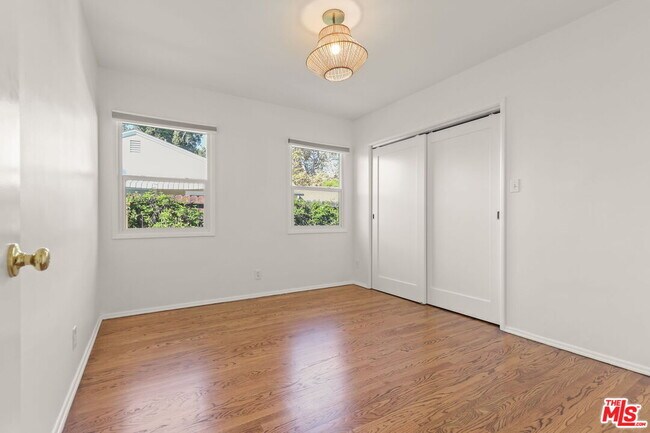 Building Photo - 5733 Radford Ave