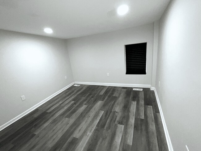 Building Photo - 1600 McHenry St
