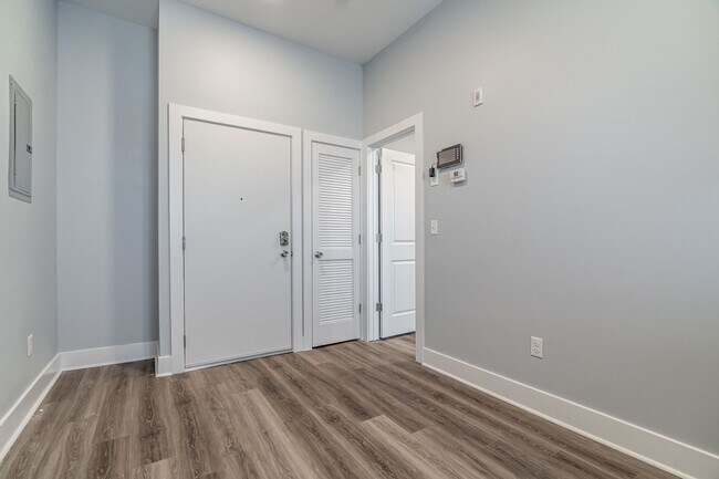 Building Photo - 806 N 41st St
