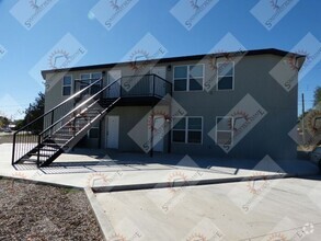 Building Photo - Modern 2 bedroom 2 bath apartment