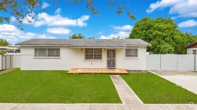 Building Photo - 20200 SW 117th Ave