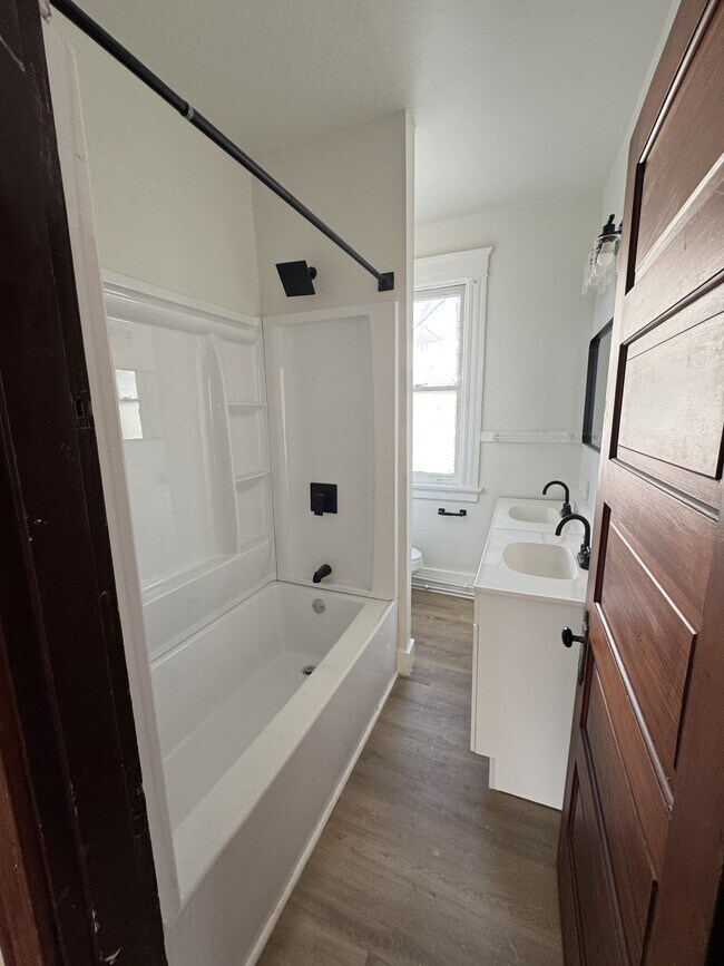 Building Photo - 2241 Burnet Ave