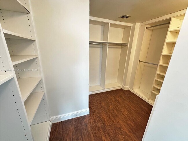 Building Photo - 3411 Indian Creek Dr