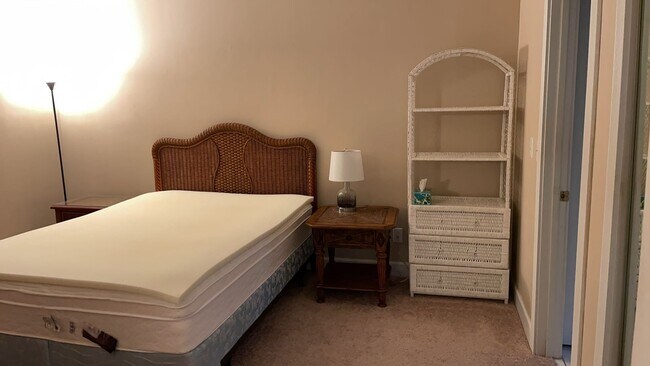 Building Photo - 2nd Floor 1 Bedroom Condo in Myrtlewood