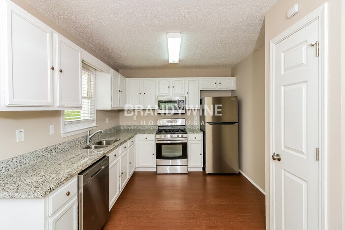 Building Photo - 147 Wesley Mill Dr