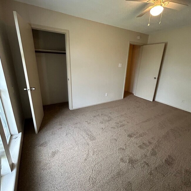 Building Photo - 7206 Creekside Dr