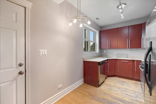 Building Photo - 1951 N Monticello Ave