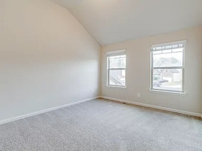 Building Photo - PRICE REDUCED!