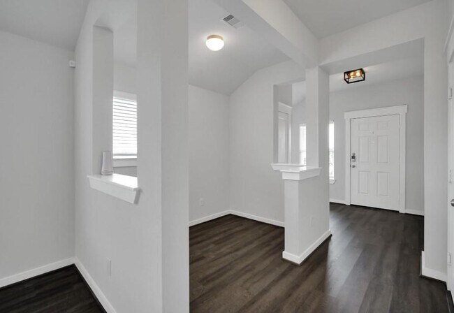 Building Photo - 40843 Mostyn Hill Dr