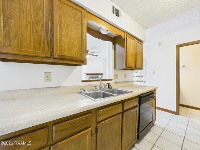 Building Photo - 113 Shekel Dr