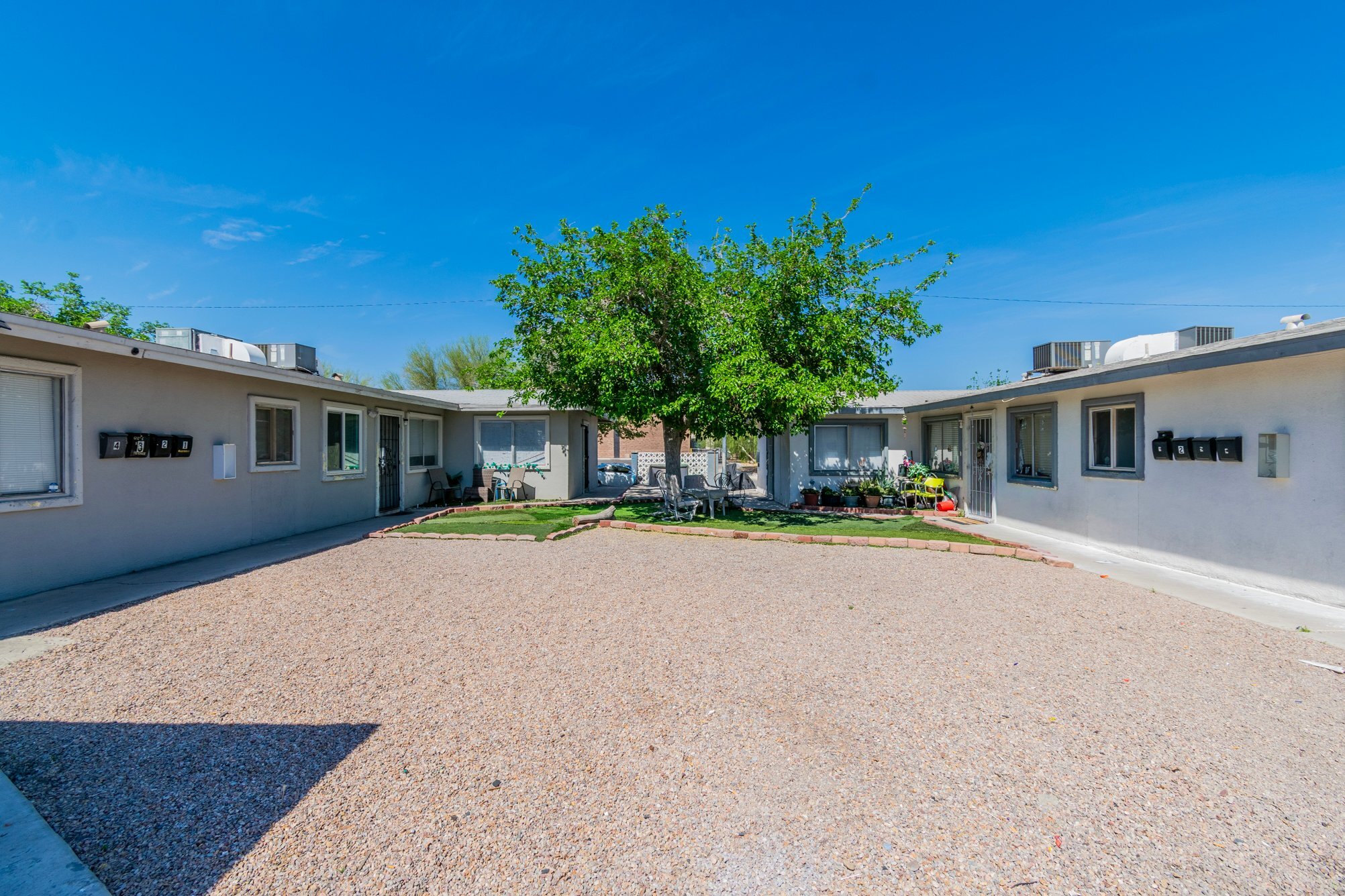 Building Photo - 2508 E Mesquite Ave
