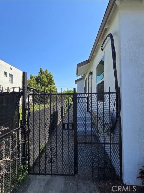 Building Photo - 3772 Ruthelen St
