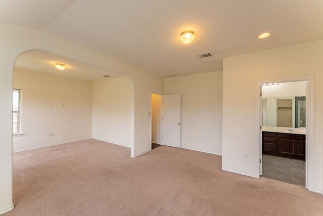 Building Photo - Beautiful Brick 3bed/2ba Home With High End Finishes & Must See Kitchen in NE Austin!