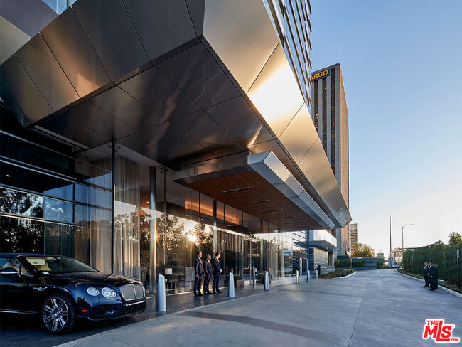 Building Photo - 10000 Santa Monica Blvd