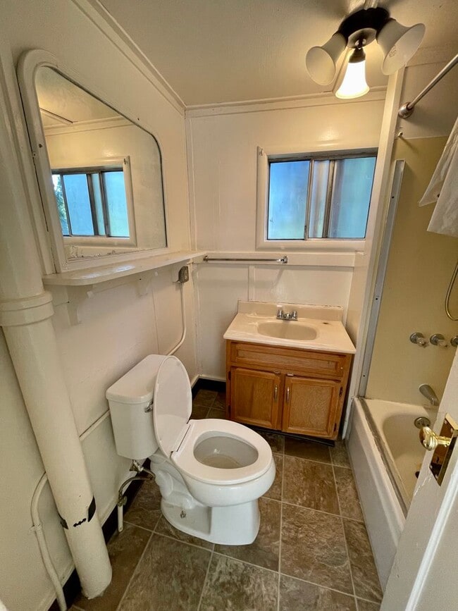 Building Photo - 266