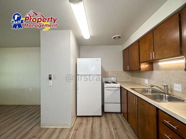 Building Photo - 5140 W Kootenai St