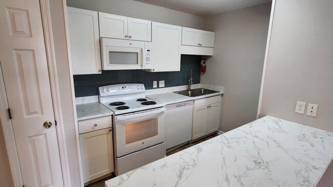 Building Photo - 203 Double Eagle Dr