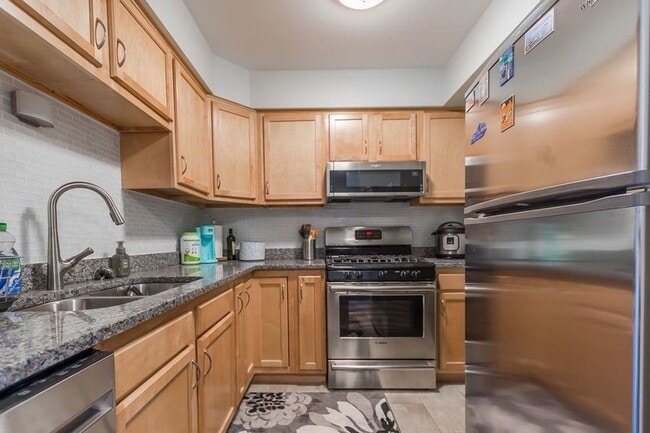 Primary Photo - 158 Walton St