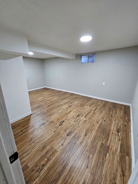 Building Photo - 724 Troy Ave