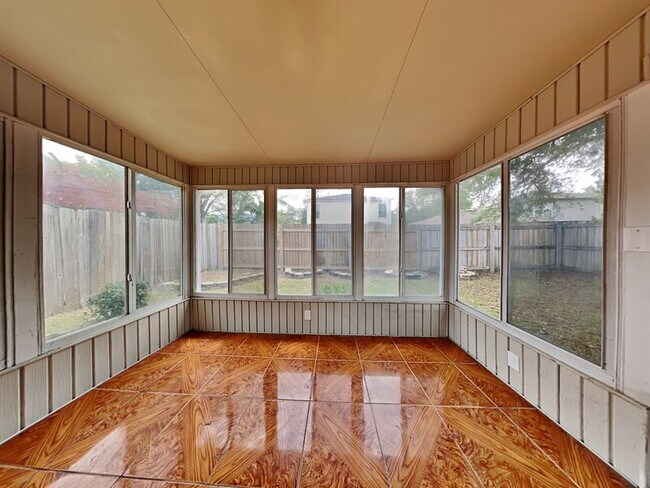 Building Photo - 430 Maple Pointe Dr