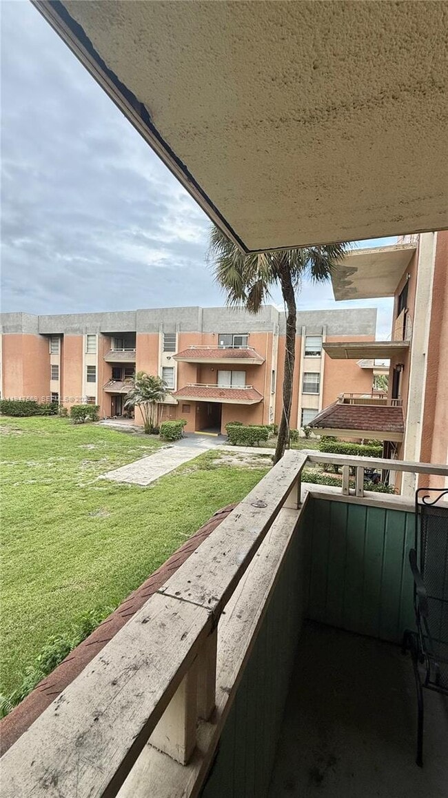 Building Photo - 17600 NW 68th Ave