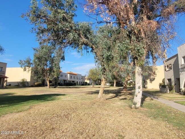 Building Photo - 4667 N 21st Ave